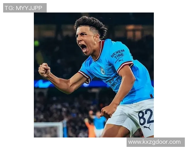 近期足球赛场风头最劲的球星表现如何引领全球关注与讨论